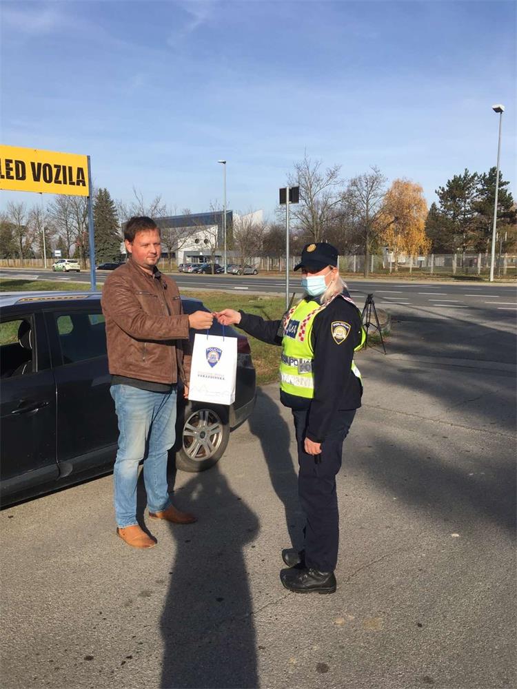 Slika /PU_V/vijesti/2021/Akcija_coolvozac3.jpg