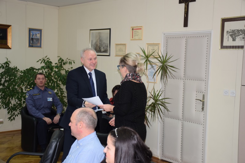 Slika PU_V/vijesti/2019/defibrilator/4.JPG