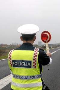 Slika pU_V/vijesti/ilustracije/policajac_autocesta_uspravna.jpg